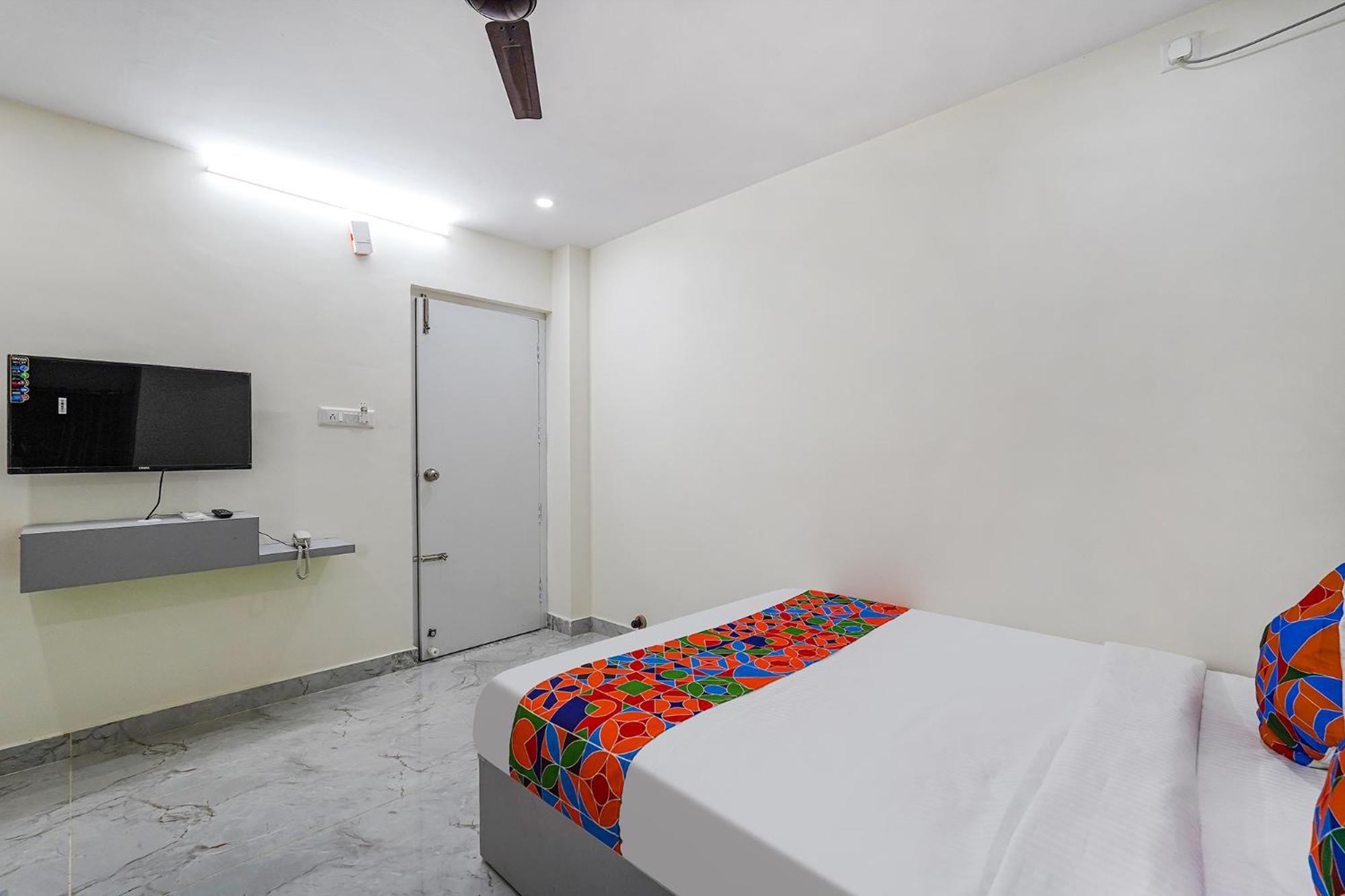 Ivory Pearl Hotel Bangalore Bagian luar foto