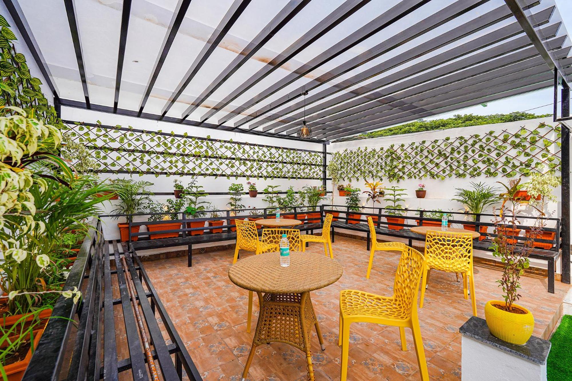 Ivory Pearl Hotel Bangalore Bagian luar foto