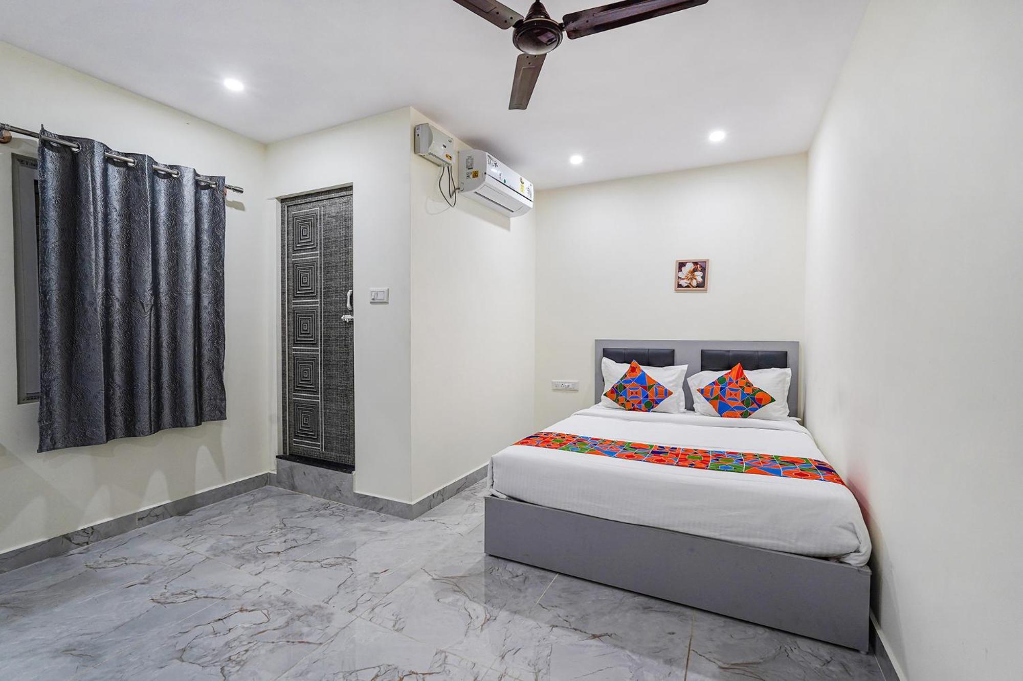 Ivory Pearl Hotel Bangalore Bagian luar foto