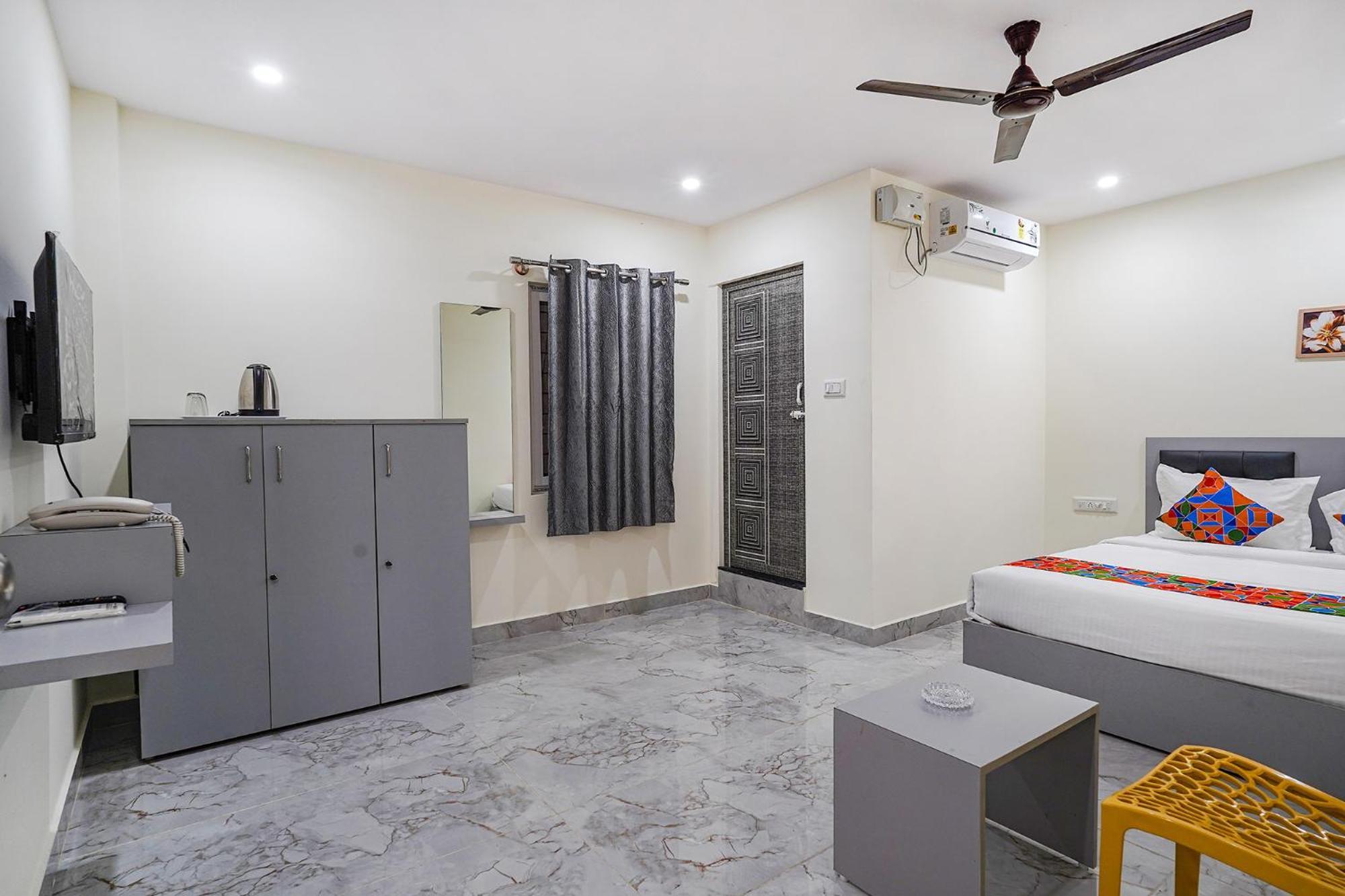 Ivory Pearl Hotel Bangalore Bagian luar foto
